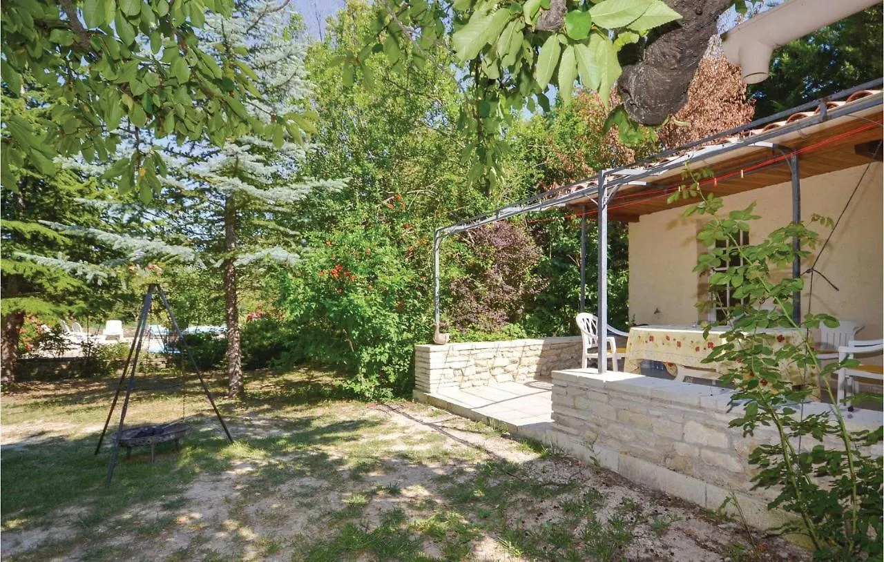 Amazing Home In Crillon Le Brave With Kitchenette 0*, Crillon-le-Brave France